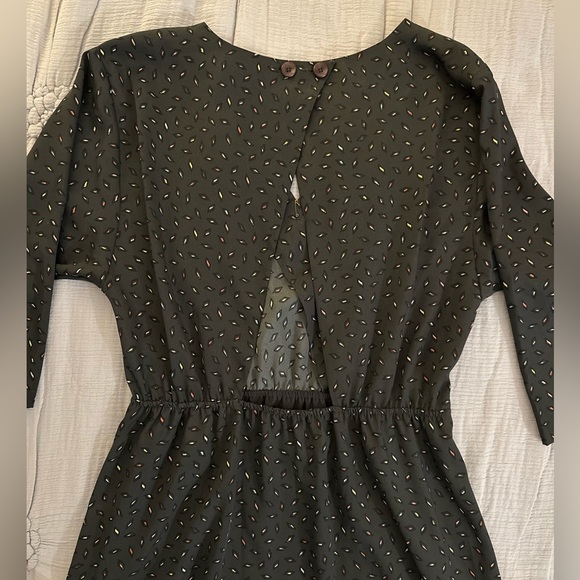 BCBGeneration Gray with multi color specs, cut out back design - Picture 4 of 10